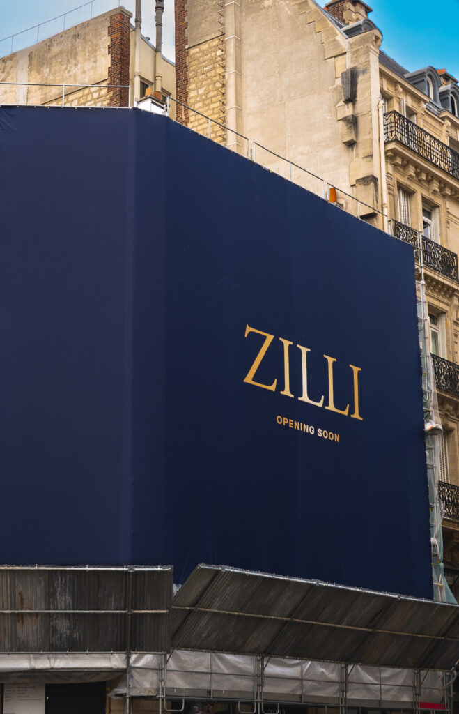 bâche imprimée grand format tendue sur façade à Paris